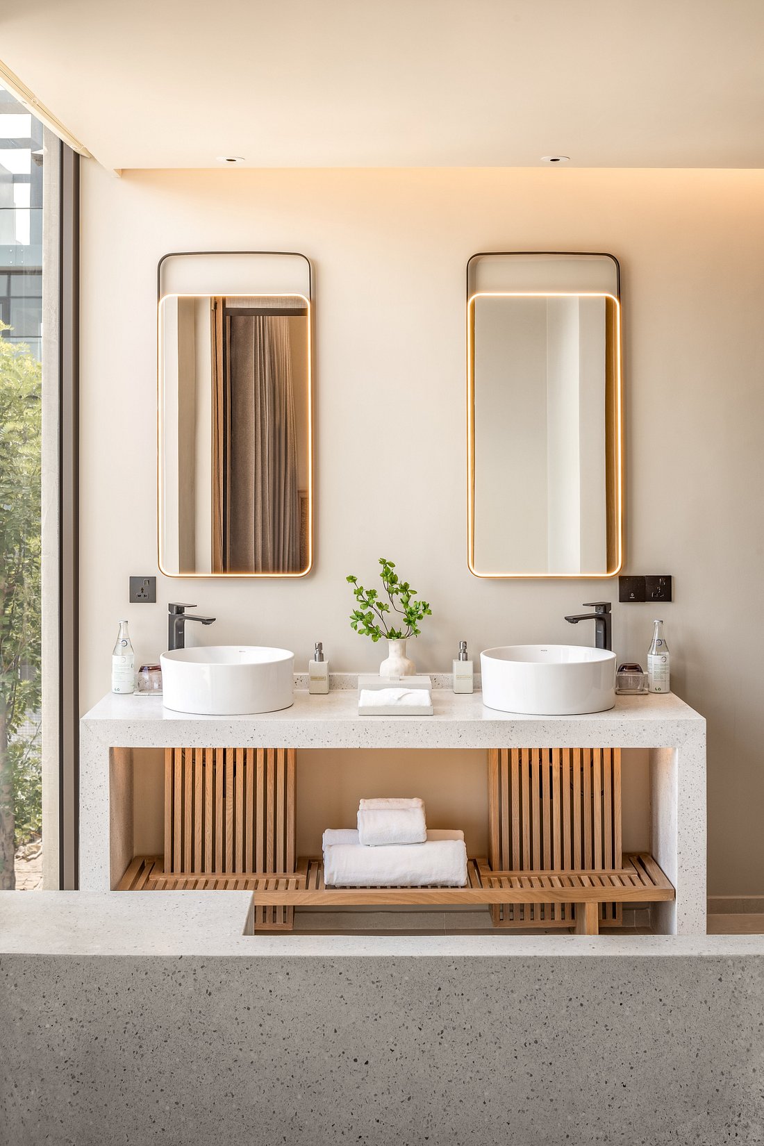 bathroom-master-bedroom