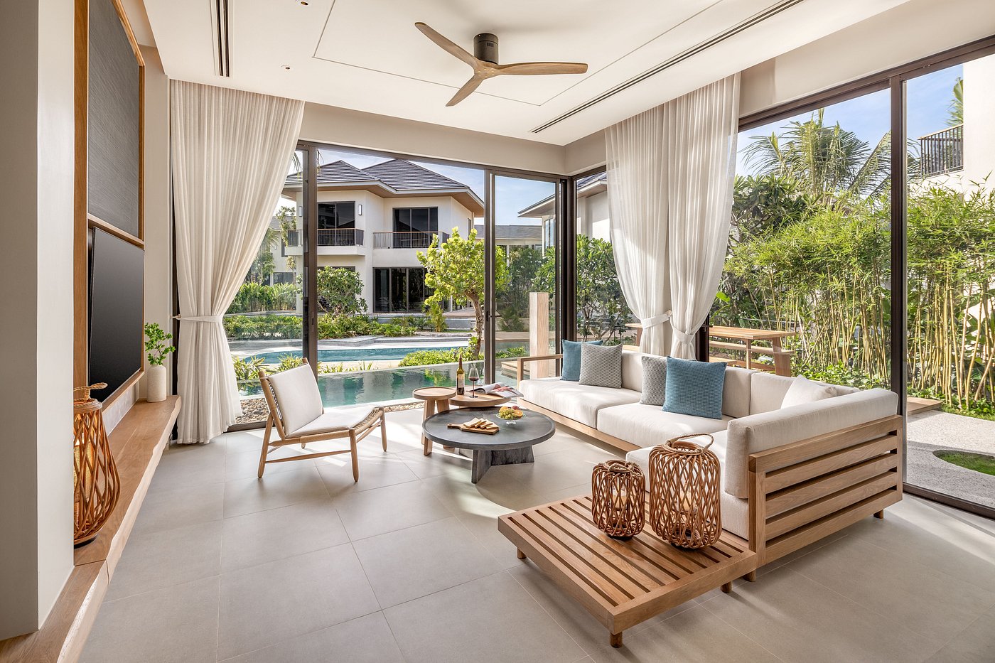 THE AMAYEN - HANDWRITTEN COLLECTION