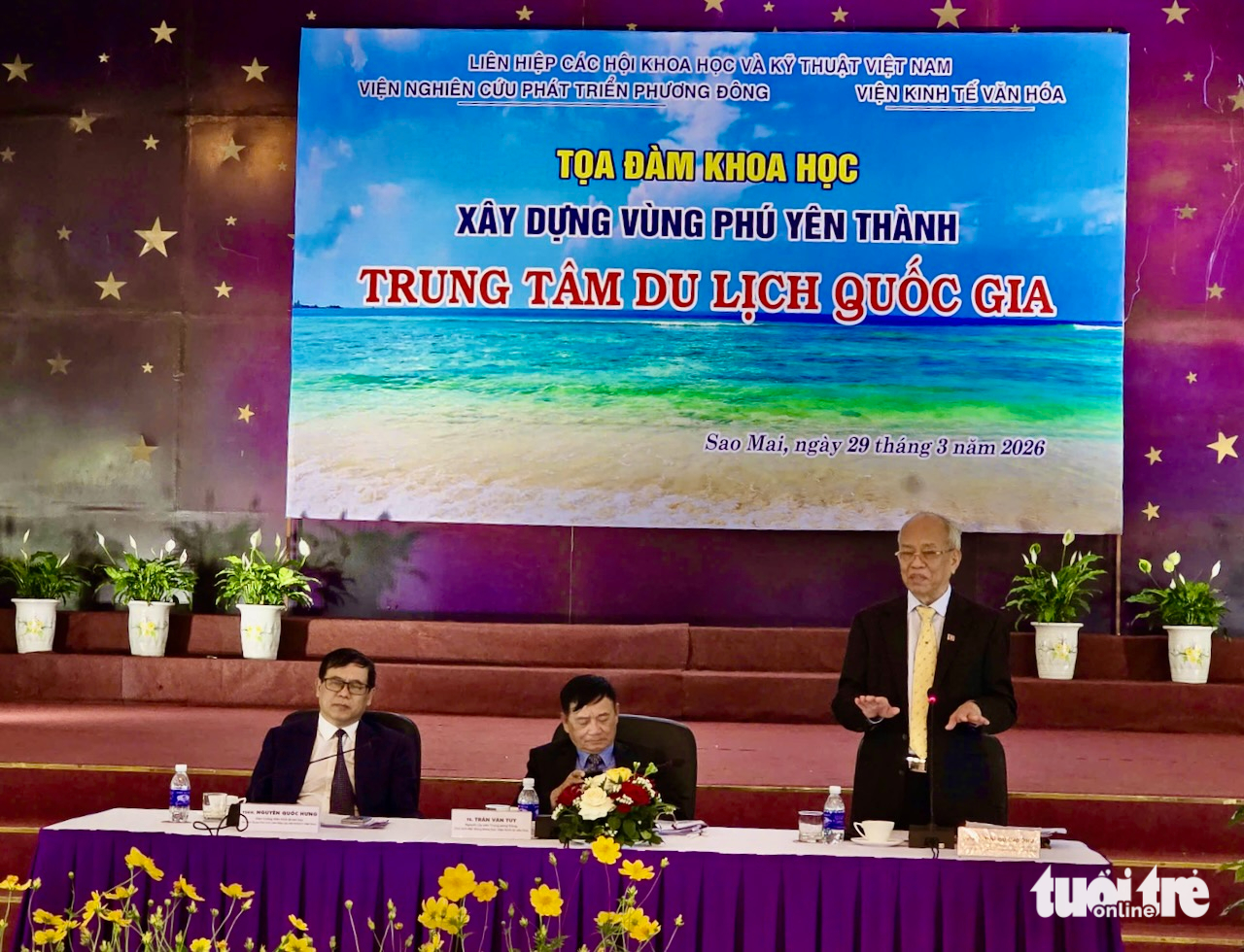 Quang cảnh tọa đàm khoa học "Xây dựng vùng Phú Yên thành trung tâm du lịch quốc gia