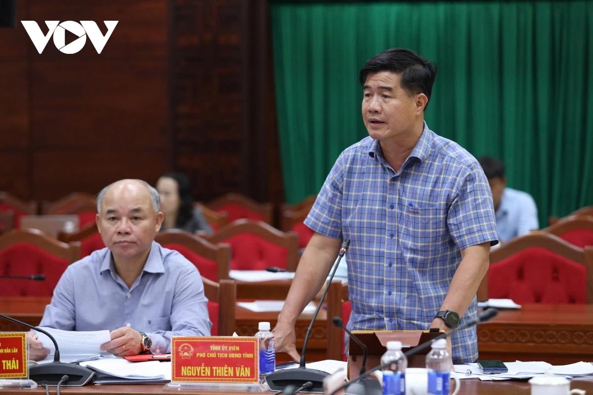 Ông Nguyễn Thiên Văn, Phó Chủ tịch UBND tỉnh Đắk Lắk đề xuất cần bổ sung các lĩnh vực còn thiếu, nhất là y tế và giáo dục, những lĩnh vực đang có nhiều nhà đầu tư quan tâm