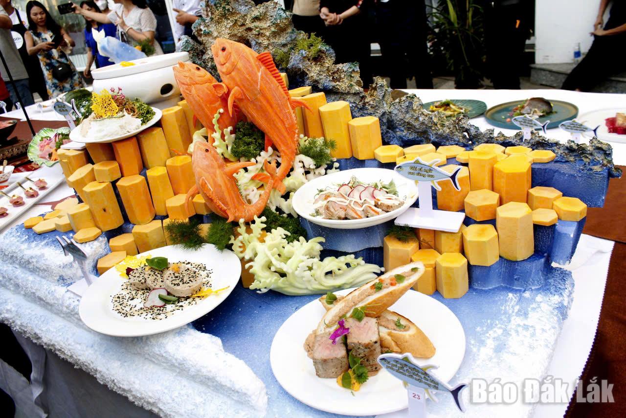 Đến Đắk Lắk thưởng thức cá ngừ đại dương, bay khinh khí cầu và chinh phục núi Đá Bia