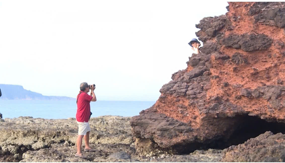 Hòn Yến là dấu tích kiến tạo núi lửa, rất đặc trưng ở Đắk Lắk