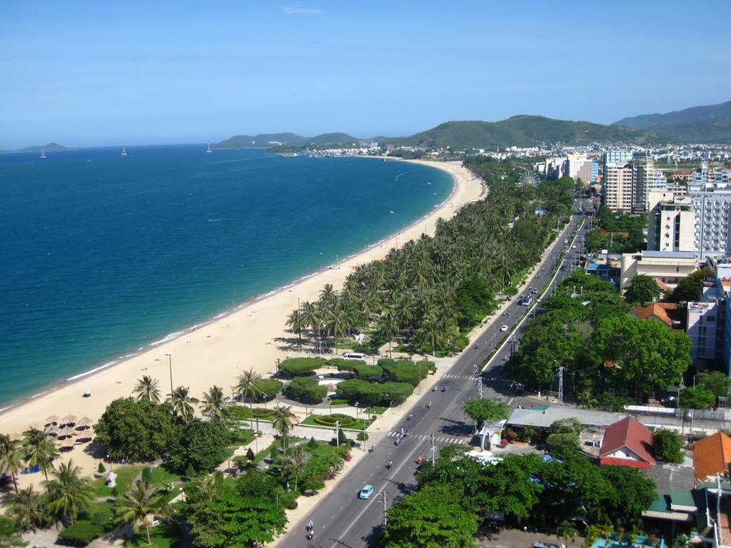Kiến tạo cực tăng trưởng chiến lược ven biển