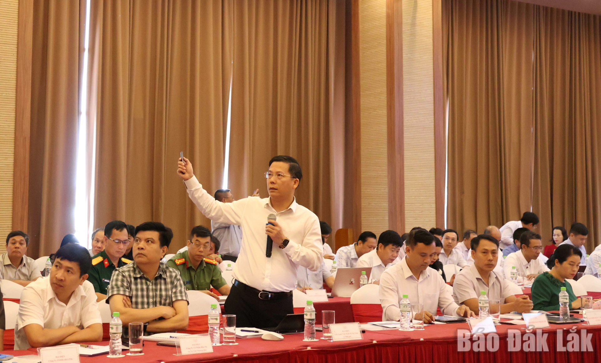 Đại diện đơn vị tư vấn trình bày Điều chỉnh Quy hoạch tỉnh Đắk Lắk thời kỳ 2021 - 2030, tầm nhìn đến năm 2050.