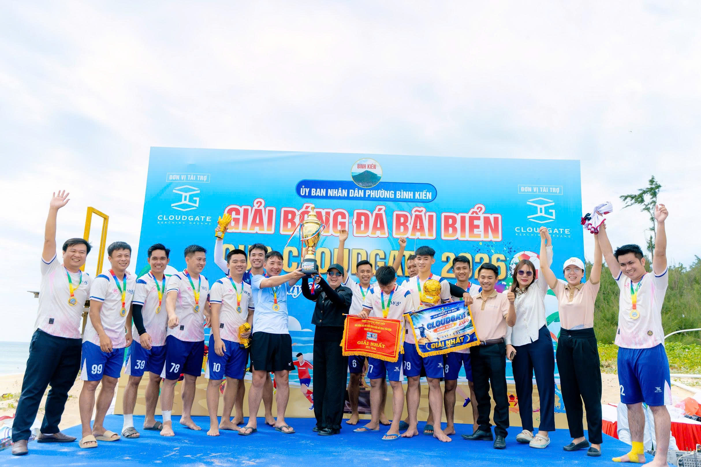 🏆 MINH QUANG PROPERTY VÔ ĐỊCH GIẢI BÓNG ĐÁ BÃI BIỂN BÌNH KIẾN – CLOUDGATE CUP 2026